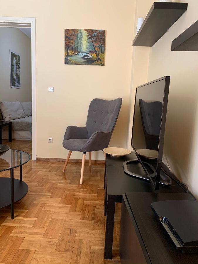 Renovated Cozy Apartment Near To Acropolis Atenas Exterior foto
