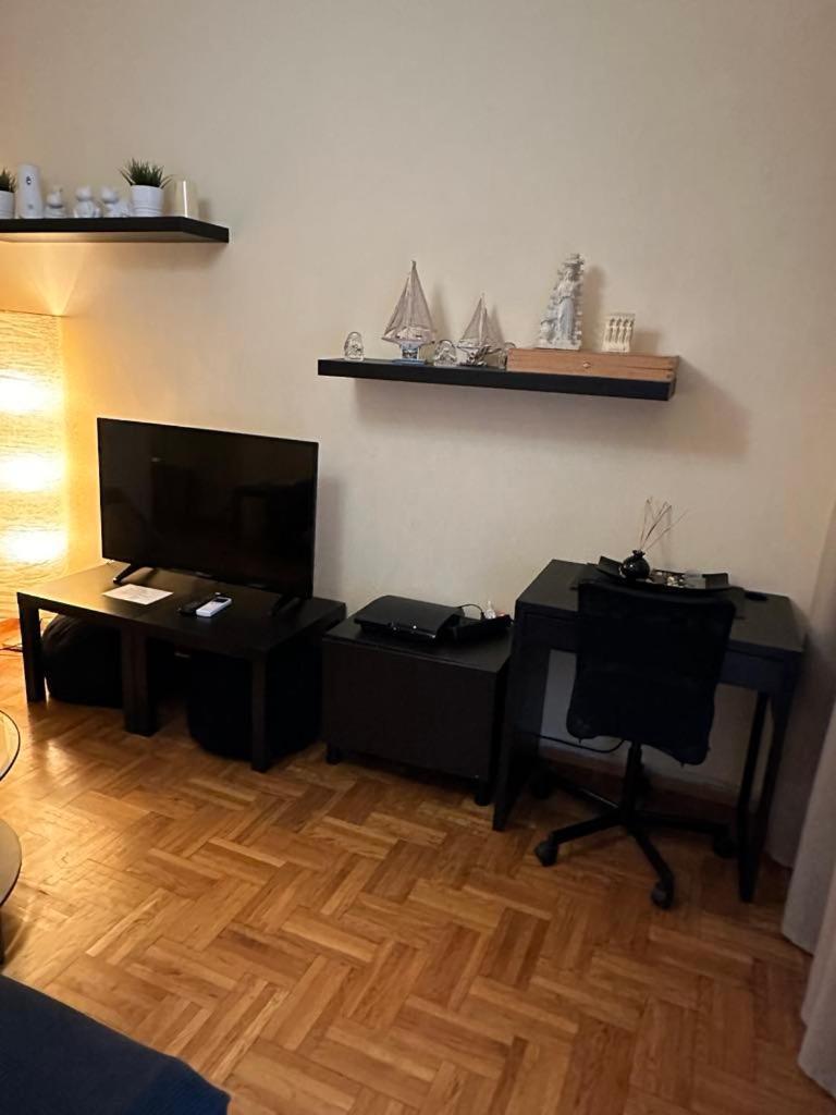 Renovated Cozy Apartment Near To Acropolis Atenas Exterior foto