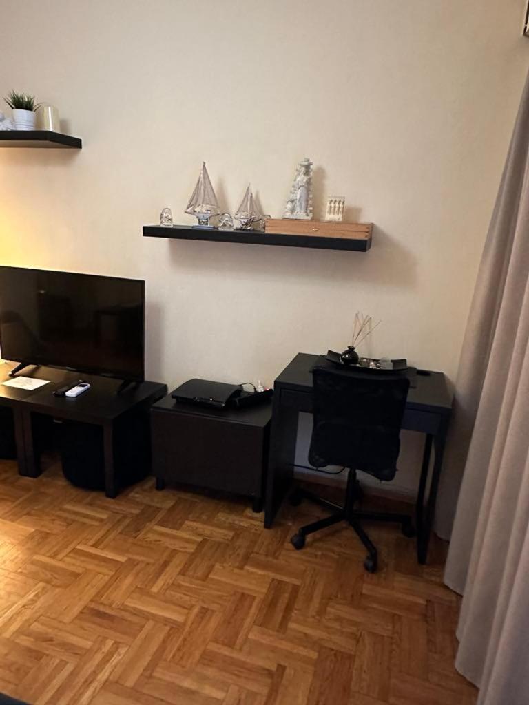 Renovated Cozy Apartment Near To Acropolis Atenas Exterior foto