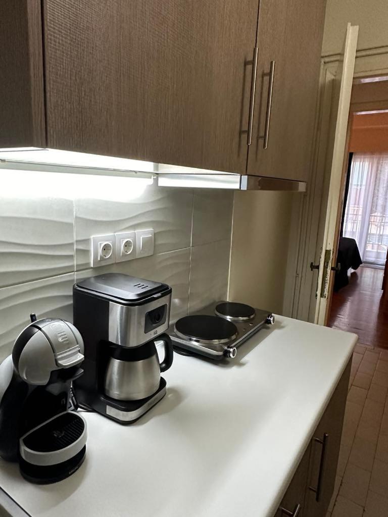 Renovated Cozy Apartment Near To Acropolis Atenas Exterior foto
